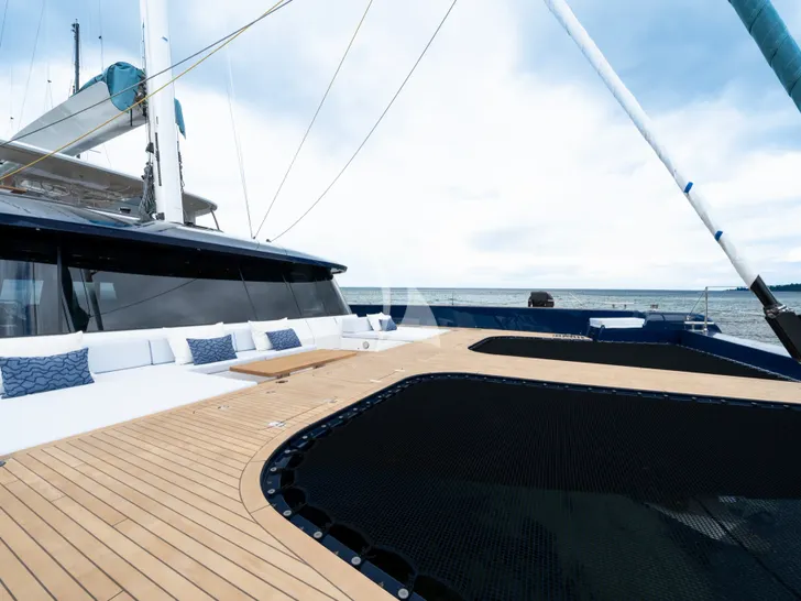 HU LYSSE Sunreef 80 Sail Eco - foredeck HU LYSSE Sunreef 80 Sail Eco - foredeck