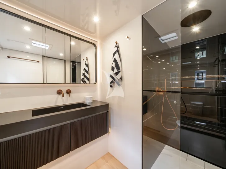 HU LYSSE Sunreef 80 Sail Eco - master cabin bathroom HU LYSSE Sunreef 80 Sail Eco - master cabin bathroom