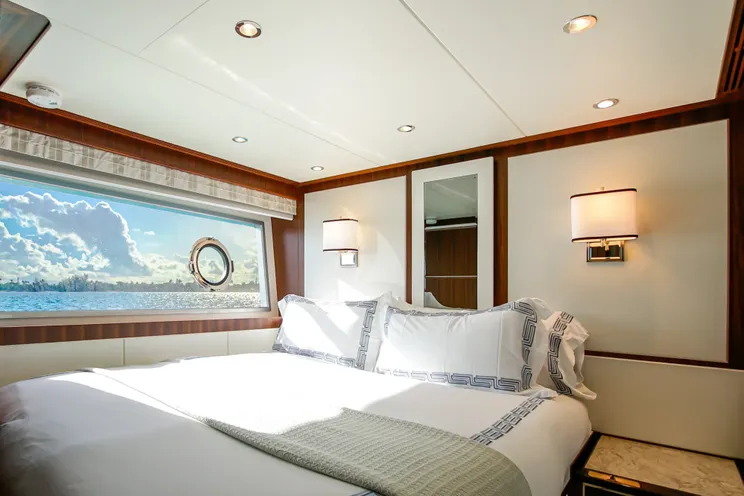 Charter Yacht ISLAND COWBOY - Ocean Alexander 37L - 5 Cabins - Nassau - Exumas - Staniel Cay - Bahamas