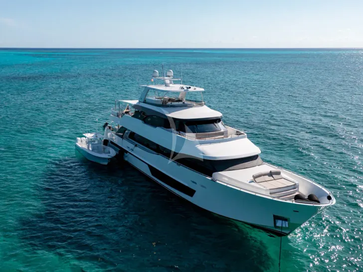 ISLAND COWBOY Ocean Alexander 37L - anchored foredeck view ISLAND COWBOY Ocean Alexander 37L - anchored foredeck view