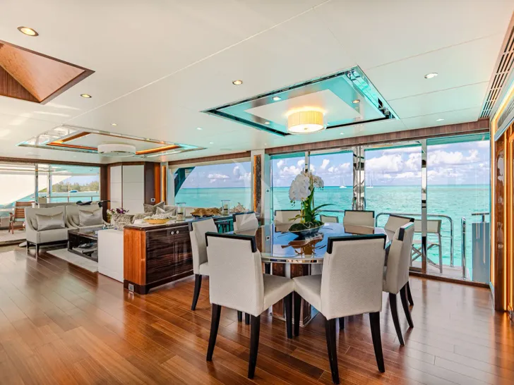 ISLAND COWBOY Ocean Alexander 37L - main dining area ISLAND COWBOY Ocean Alexander 37L - main dining area