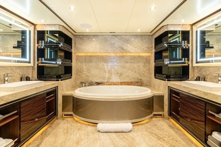 Charter Yacht ISLAND COWBOY - Ocean Alexander 37L - 5 Cabins - Nassau - Exumas - Staniel Cay - Bahamas