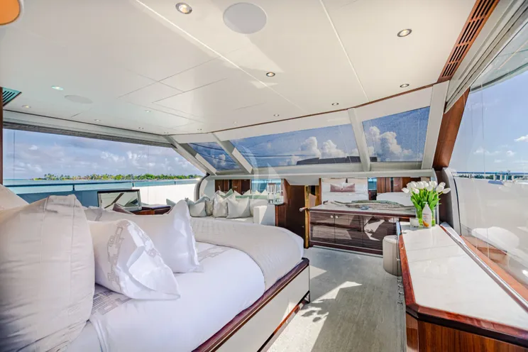 Charter Yacht ISLAND COWBOY - Ocean Alexander 37L - 5 Cabins - Nassau - Exumas - Staniel Cay - Bahamas