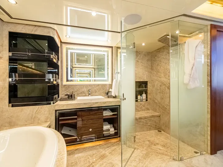 ISLAND COWBOY Ocean Alexander 37L - master cabin vanity and shower ISLAND COWBOY Ocean Alexander 37L - master cabin vanity and shower