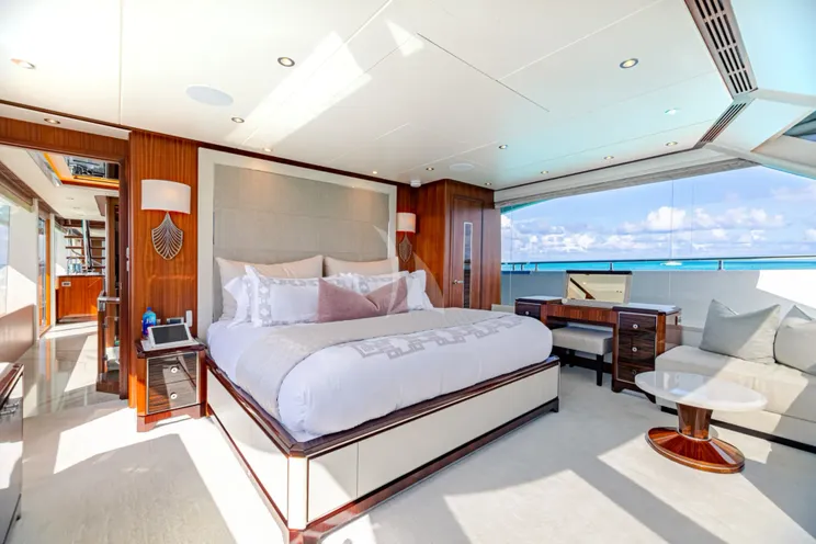 Charter Yacht ISLAND COWBOY - Ocean Alexander 37L - 5 Cabins - Nassau - Exumas - Staniel Cay - Bahamas
