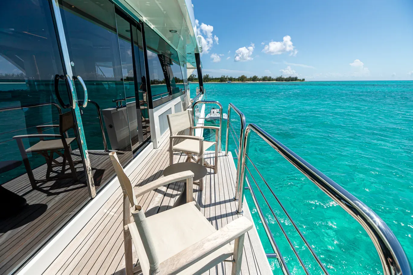 Charter Yacht ISLAND COWBOY - Ocean Alexander 37L - 5 Cabins - Nassau - Exumas - Staniel Cay - Bahamas