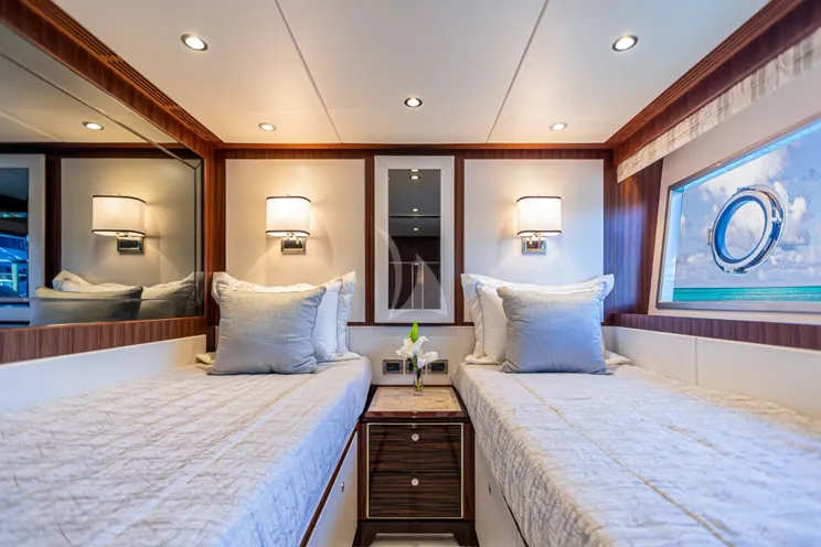 Charter Yacht ISLAND COWBOY - Ocean Alexander 37L - 5 Cabins - Nassau - Exumas - Staniel Cay - Bahamas