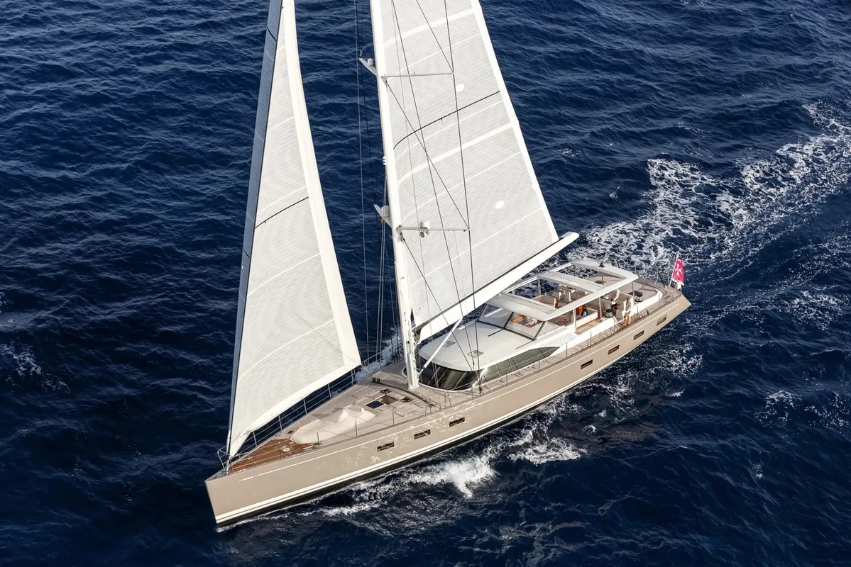 Charter Yacht IL MIO CANTO LIBERO - Nautor's Swan 105 - 4 Cabins - Moorea - Tahiti - French Polynesia
