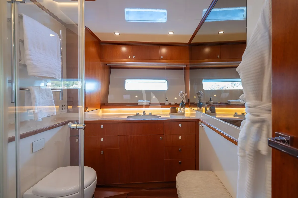 Charter Yacht IL MIO CANTO LIBERO - Nautor's Swan 105 - 4 Cabins - Moorea - Tahiti - French Polynesia