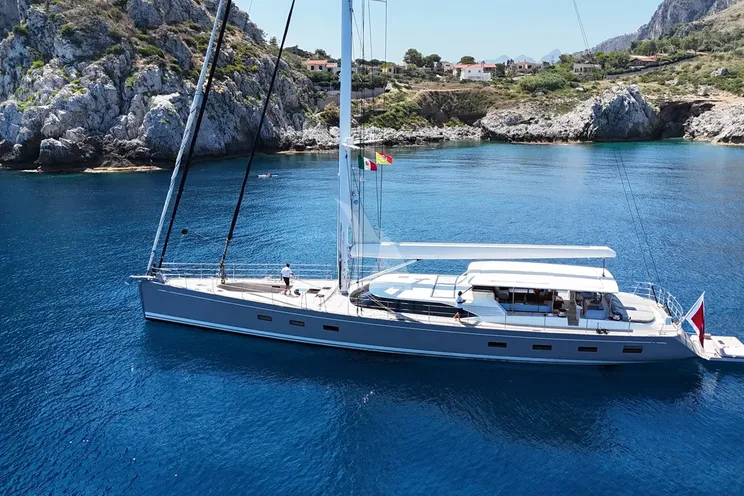 Charter Yacht IL MIO CANTO LIBERO - Nautor's Swan 105 - 4 Cabins - Moorea - Tahiti - French Polynesia