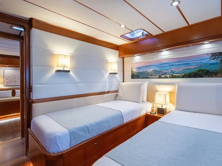 IL MIO CANTO LIBERO Nautor's Swan 105 - convertible cabin,twin to double IL MIO CANTO LIBERO Nautor's Swan 105 - convertible cabin,twin to double