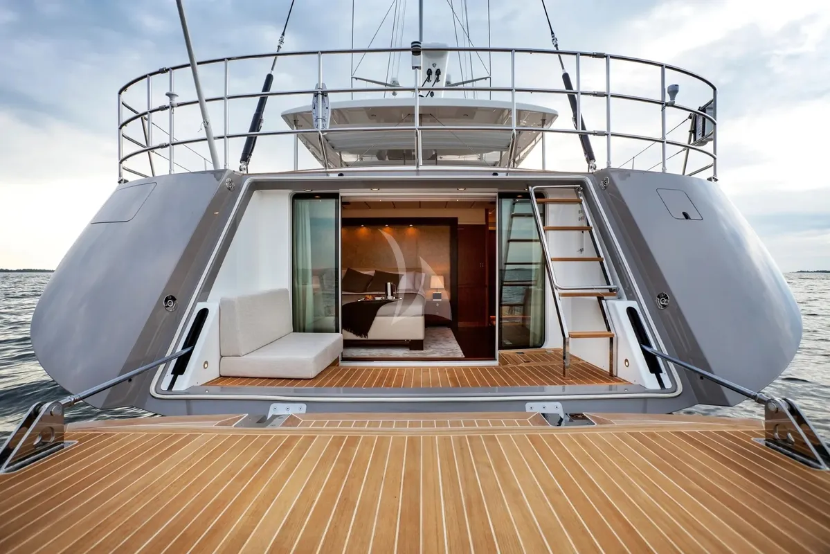 Charter Yacht IL MIO CANTO LIBERO - Nautor's Swan 105 - 4 Cabins - Moorea - Tahiti - French Polynesia
