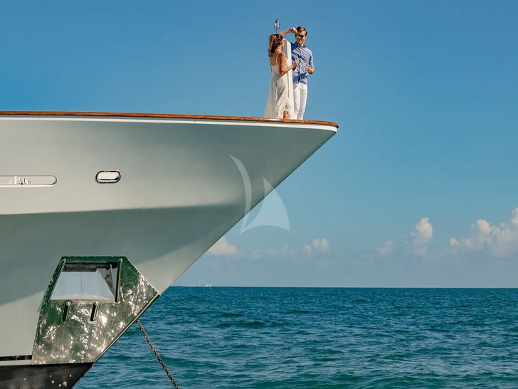 I LOVE THIS BOAT Christensen 145 - bow I LOVE THIS BOAT Christensen 145 - bow