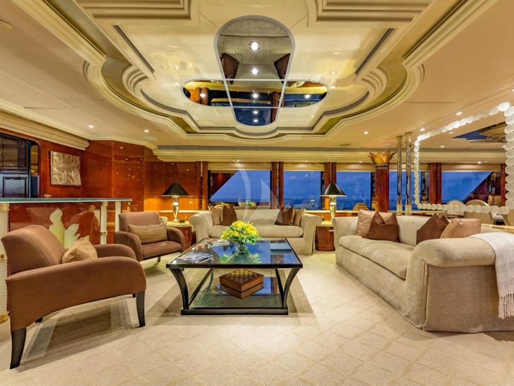 I LOVE THIS BOAT Christensen 145 - main saloon seating I LOVE THIS BOAT Christensen 145 - main saloon seating