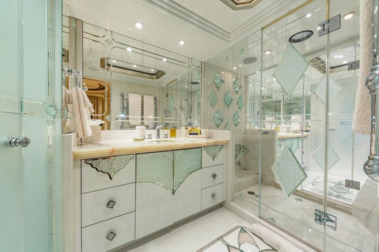 Charter Yacht I LOVE THIS BOAT - Christensen 145 - 5 Cabins - Nassau - Exumas - Bahamas