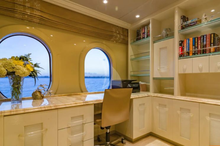 Charter Yacht I LOVE THIS BOAT - Christensen 145 - 5 Cabins - Nassau - Exumas - Bahamas