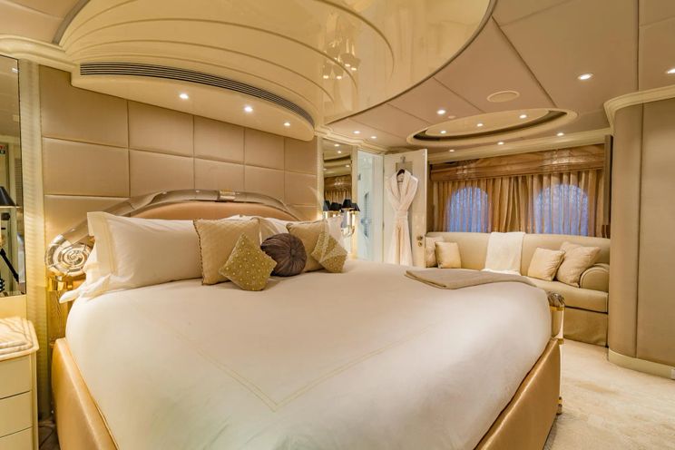 Charter Yacht I LOVE THIS BOAT - Christensen 145 - 5 Cabins - Nassau - Exumas - Bahamas