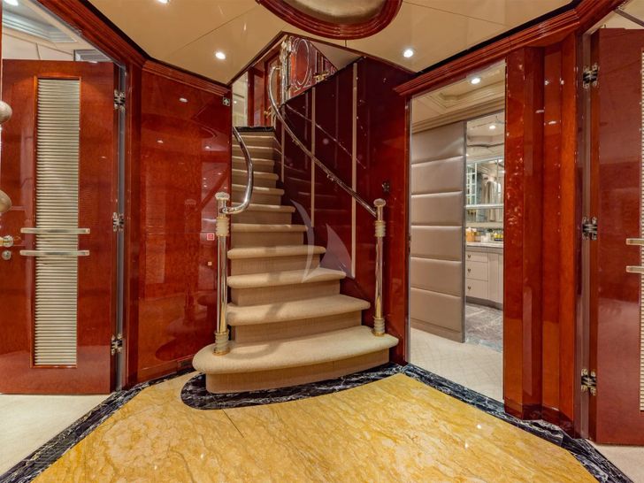I LOVE THIS BOAT Christensen 145 - staircase I LOVE THIS BOAT Christensen 145 - staircase