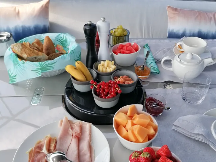 JACK III Riva 63 Vertigo - breakfast set up JACK III Riva 63 Vertigo - breakfast set up