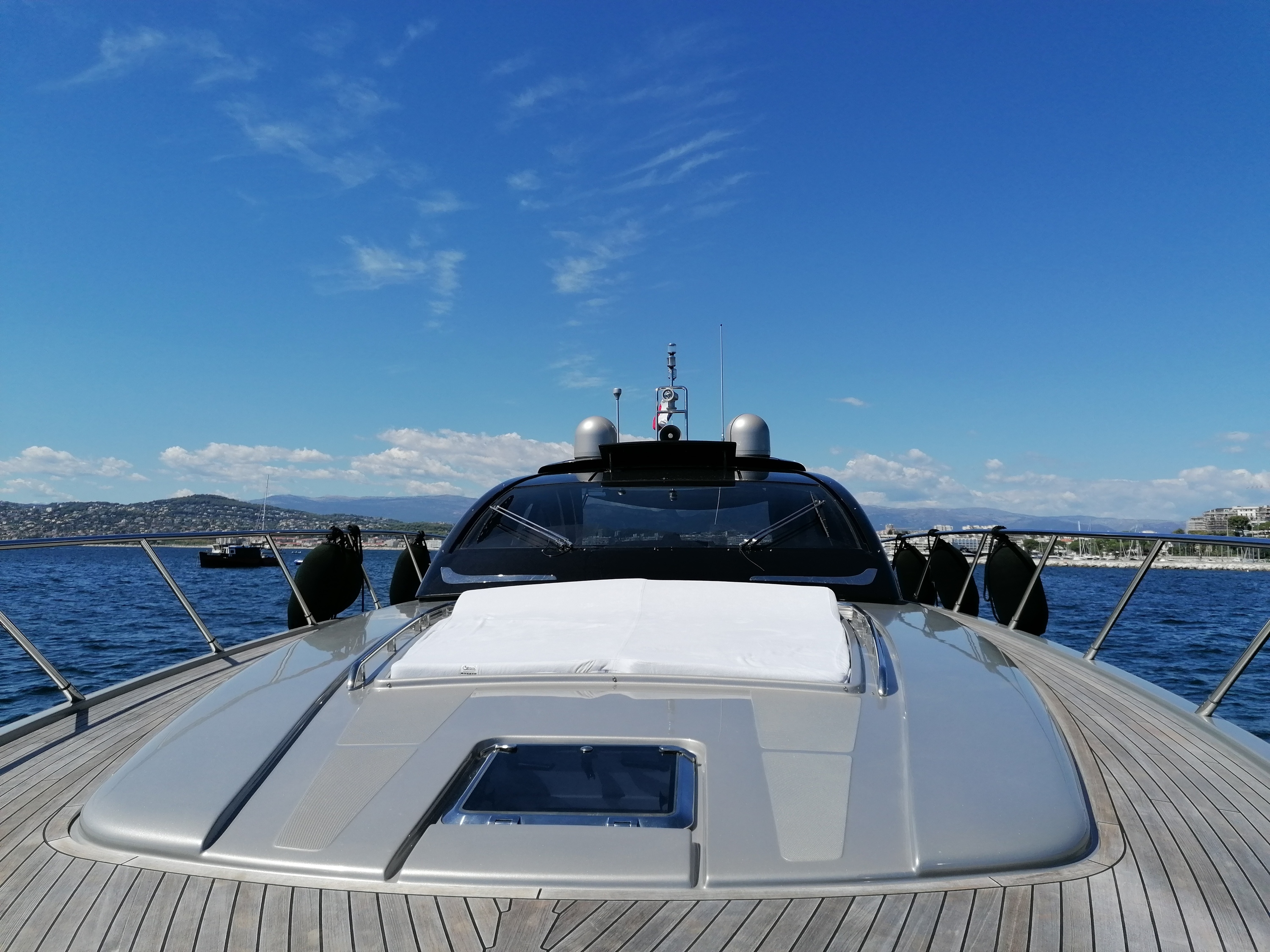 JACK III Riva 63 Vertigo - foredeck sunbathing area