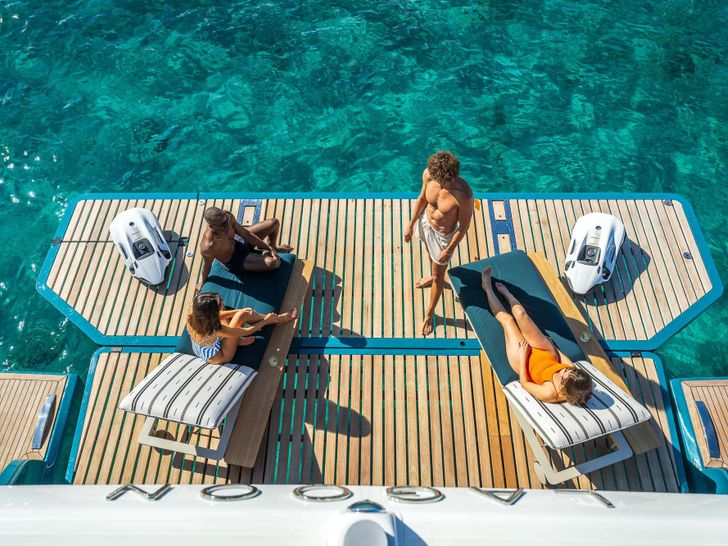 IMLADRIS Lagoon Eighty 2 - swim platform IMLADRIS Lagoon Eighty 2 - swim platform