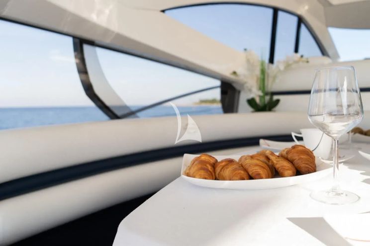 Charter Yacht IMPERIUM - Sunseeker Predator 68 - 2 Cabins - Cannes - Monaco - St Tropez - French Riviera
