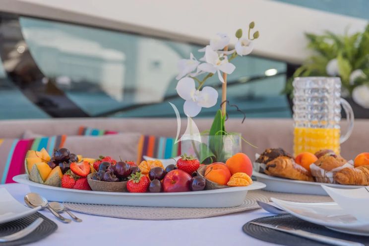 Charter Yacht IMPERIUM - Sunseeker Predator 68 - 2 Cabins - Cannes - Nice - Antibes - St Tropez - French Riviera - Monaco