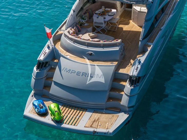 IMPERIUM Sunseeker Predator 68 - swim platform IMPERIUM Sunseeker Predator 68 - swim platform