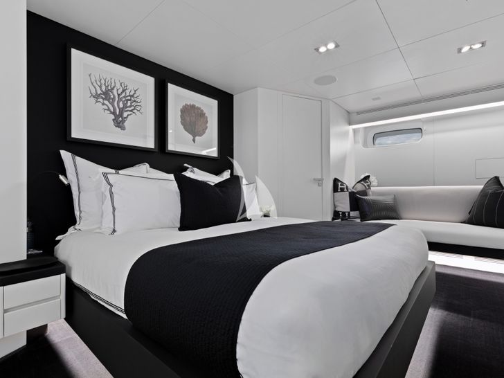 IMPULSIVE Mondomarine 40m - VIP cabin 1 IMPULSIVE Mondomarine 40m - VIP cabin 1