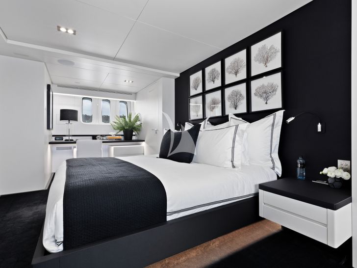 IMPULSIVE Mondomarine 40m - VIP cabin 2 IMPULSIVE Mondomarine 40m - VIP cabin 2