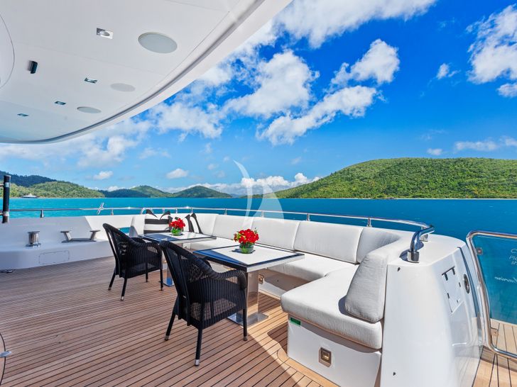 IMPULSIVE Mondomarine 40m - aft deck IMPULSIVE Mondomarine 40m - aft deck