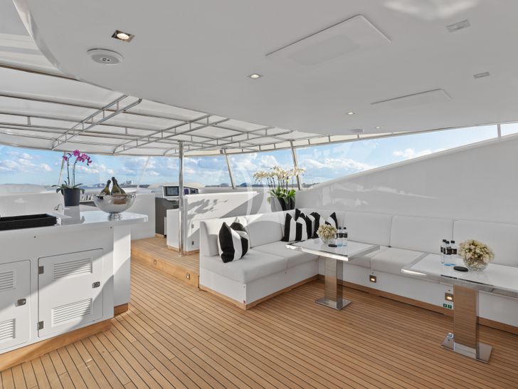 IMPULSIVE Mondomarine 40m - sun deck IMPULSIVE Mondomarine 40m - sun deck