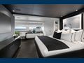 IMPULSIVE Mondomarine 40m master cabin bed