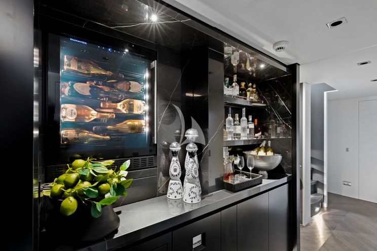 Charter Yacht IMPULSIVE - Mondomarine 40m - 5 Cabins - Sydney - Whitsunday Islands - Australia