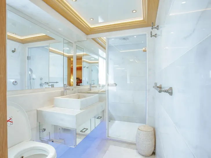 INDIANA Bilgin 127 - VIP cabin 1 bathroom INDIANA Bilgin 127 - VIP cabin 1 bathroom