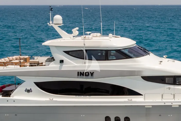 Charter Yacht INDY - Hatteras 85 - 4 Cabins - Newport - Martha’s Vineyard - Nantucket - New England