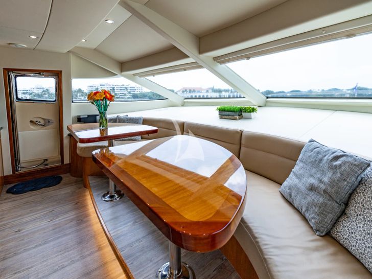 INDY Hatteras 85 galley mini dining area INDY Hatteras 85 galley mini dining area