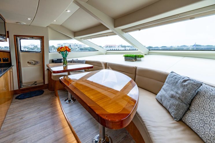 Charter Yacht INDY - Hatteras 85 - 4 Cabins - Newport - Martha’s Vineyard - Nantucket - New England