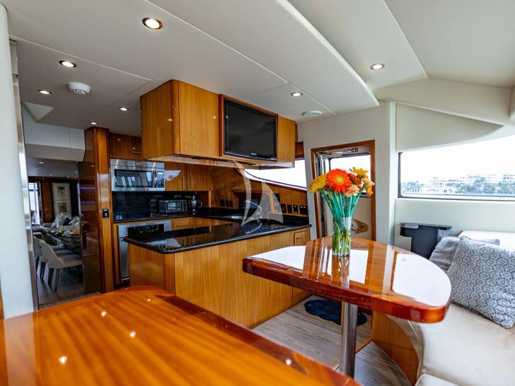 INDY Hatteras 85 galley INDY Hatteras 85 galley