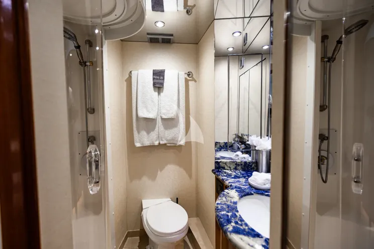 Charter Yacht INDY - Hatteras 85 - 4 Cabins - Newport - Martha’s Vineyard - Nantucket - New England