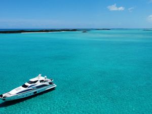 INSIEME - Azimut 105 - 5 Cabins - Nassau - Bahamas - Newport - New England INSIEME - Azimut 105 - 5 Cabins - Nassau - Bahamas - Newport - New England
