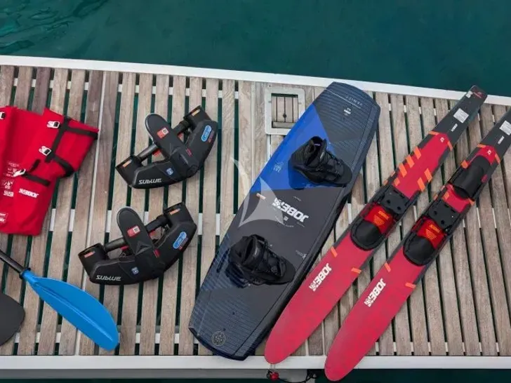 INSPIRANTE Fountaine Pajot Alegria 67 - water toys INSPIRANTE Fountaine Pajot Alegria 67 - water toys