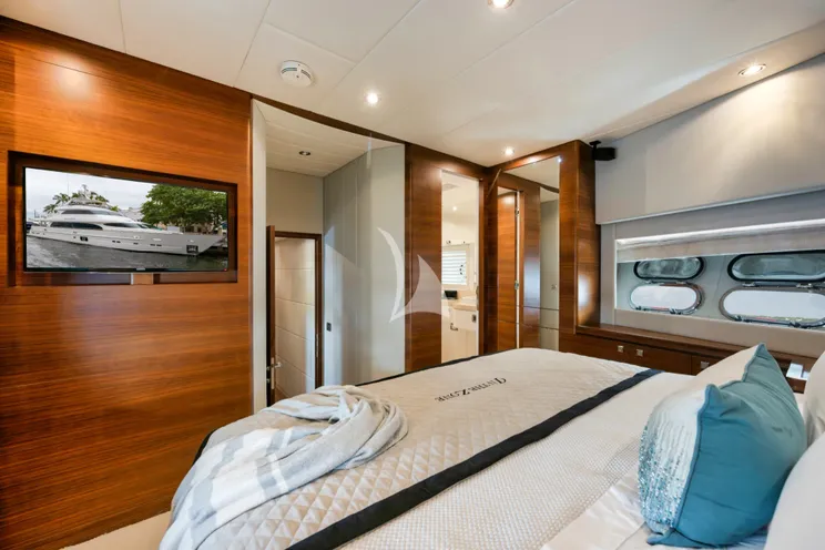 Charter Yacht IN THE ZONE - Horizon P110 - 4 Cabins - Newport - Nantucket - Martha`s Vineyard - New England - USA