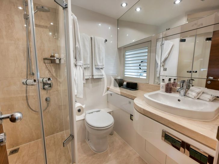 IN THE ZONE Horizon P110 - VIP cabin 1 bathroom IN THE ZONE Horizon P110 - VIP cabin 1 bathroom
