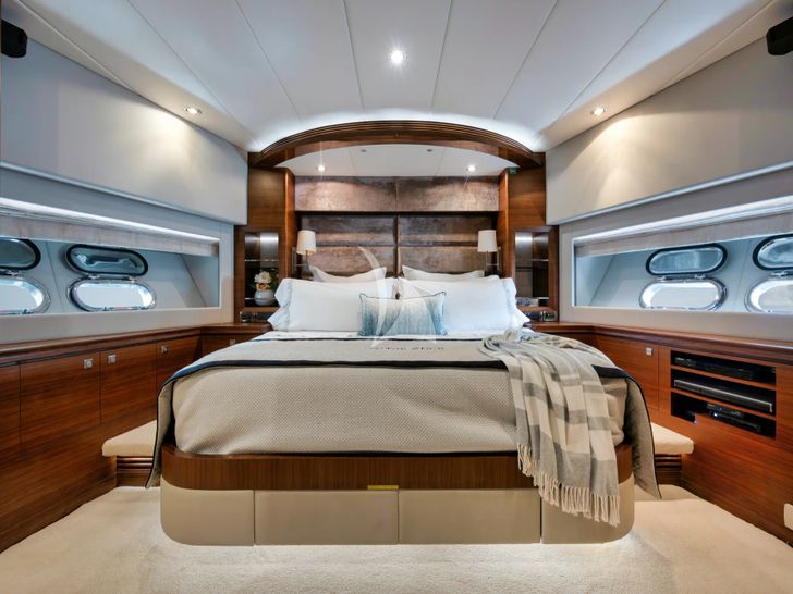 IN THE ZONE Horizon P110 - VIP cabin 1 IN THE ZONE Horizon P110 - VIP cabin 1