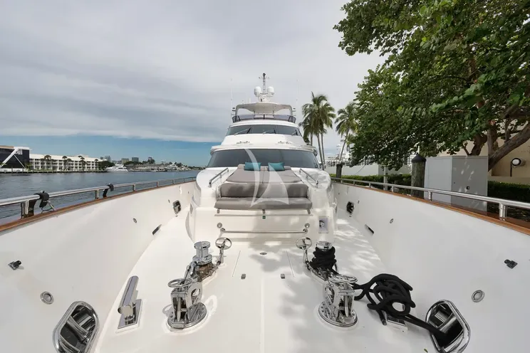 Charter Yacht IN THE ZONE - Horizon P110 - 4 Cabins - Newport - Nantucket - Martha`s Vineyard - New England - USA