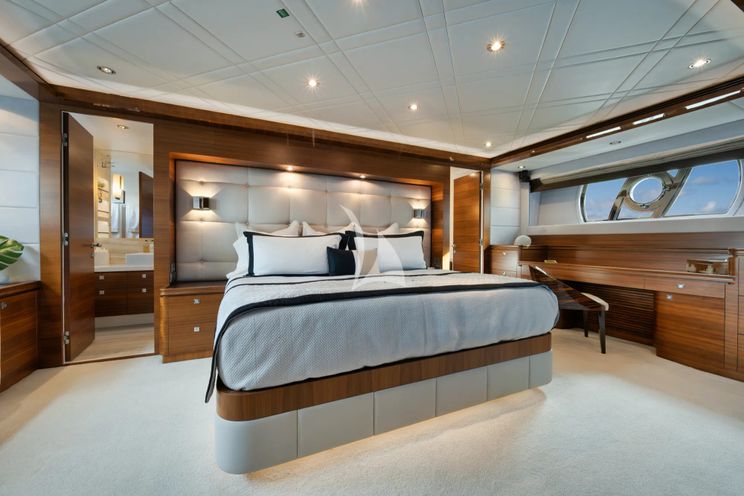 Charter Yacht IN THE ZONE - Horizon P110 - 4 Cabins - Newport - Nantucket - Martha`s Vineyard - New England - USA