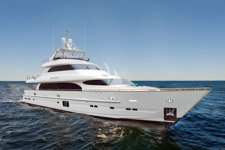 Charter Yacht IN THE ZONE - Horizon P110 - 4 Cabins - Newport - Nantucket - Martha`s Vineyard - New England - USA