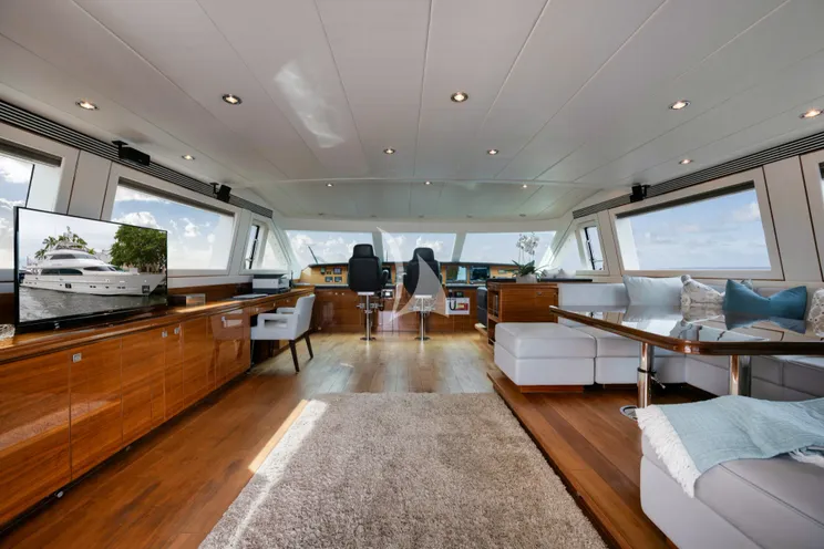 Charter Yacht IN THE ZONE - Horizon P110 - 4 Cabins - Newport - Nantucket - Martha`s Vineyard - New England - USA