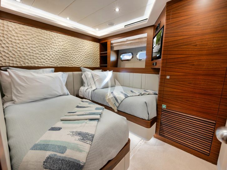 IN THE ZONE Horizon P110 - twin cabin IN THE ZONE Horizon P110 - twin cabin